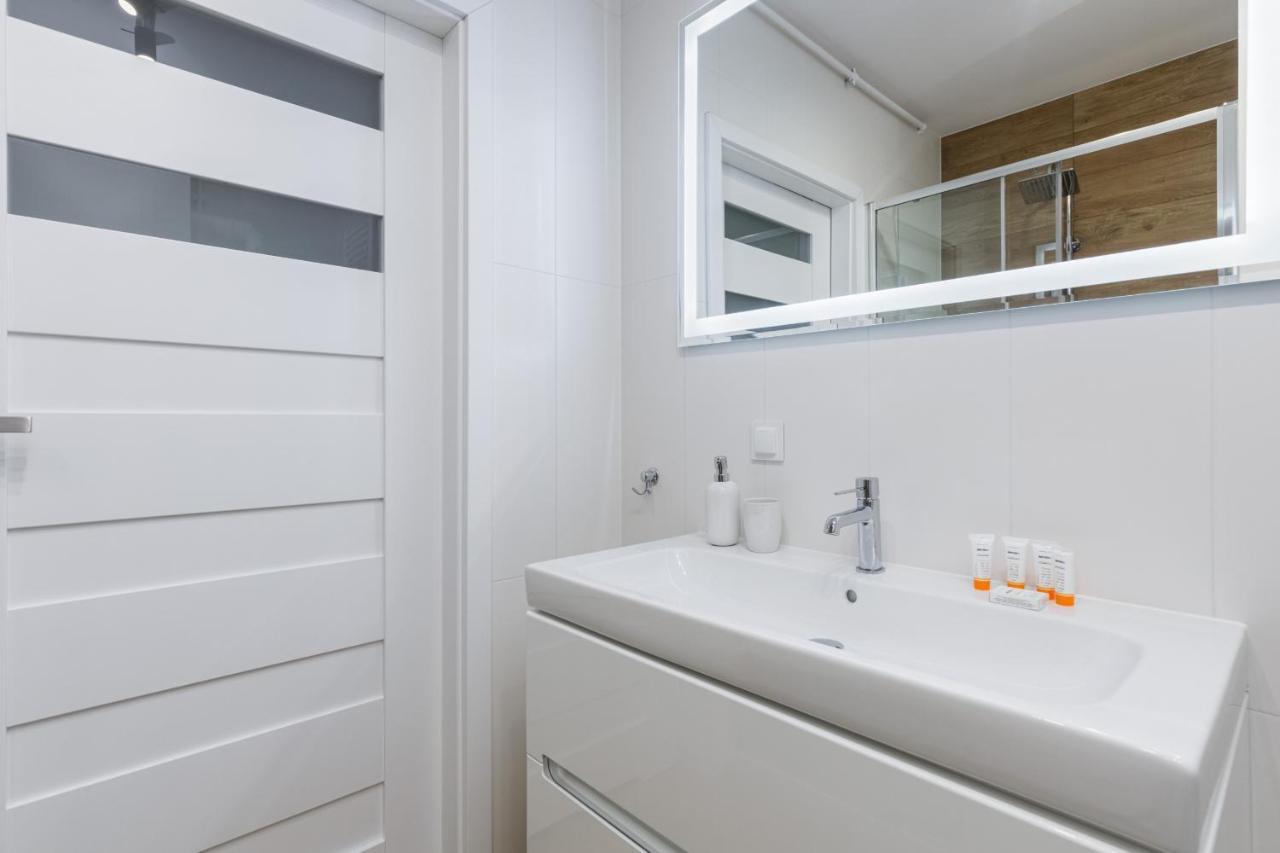 Apartment With Parking 500 M From The Sea By Noclegi Renters Miedzywodzie Exterior photo